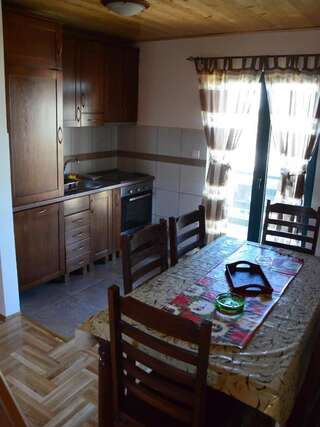 Гостевой дом Family Apartments Жабляк Апартаменты с 3 спальнями и террасой-2